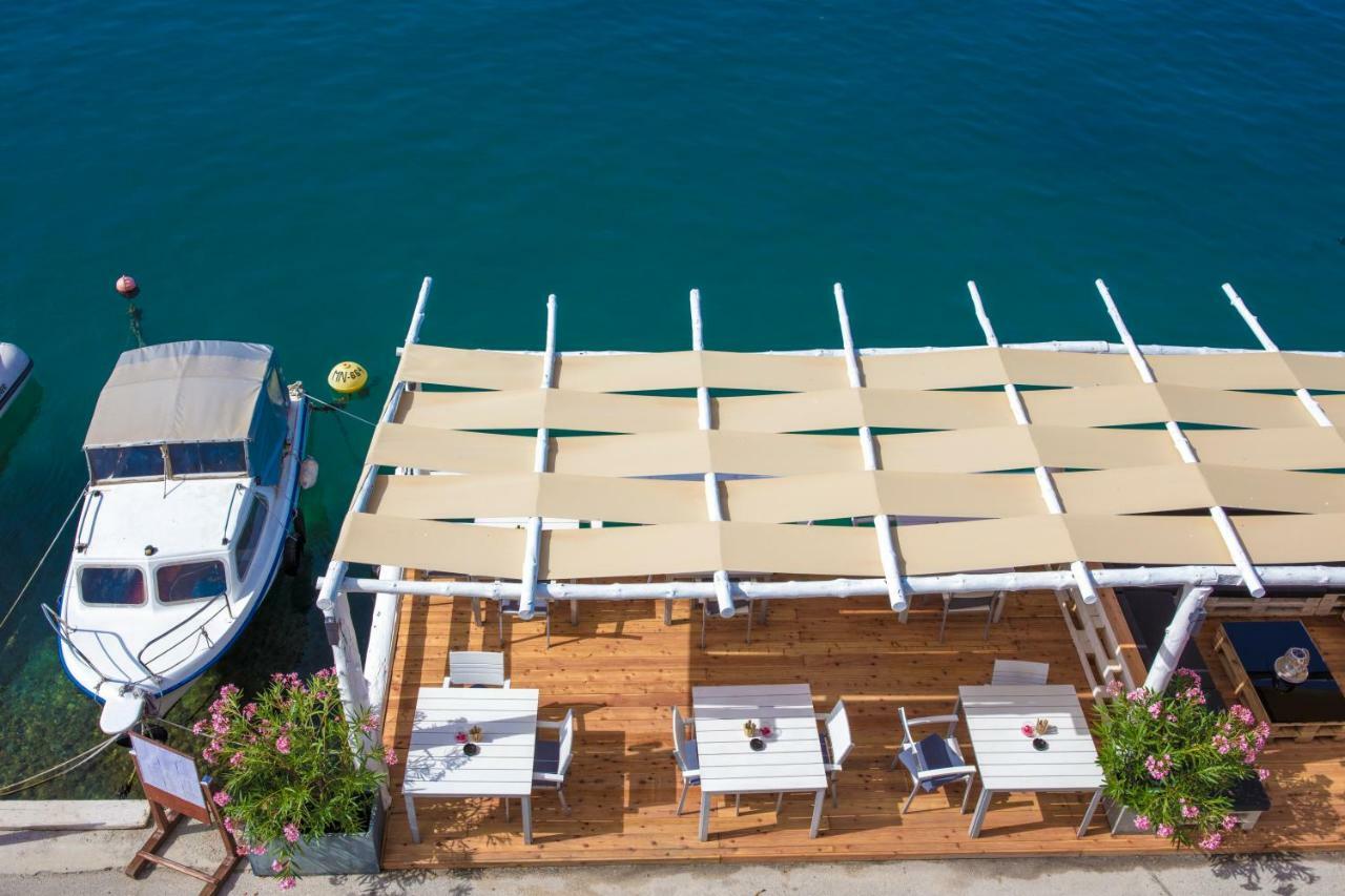 Olife Guesthouse Milna  Exterior foto